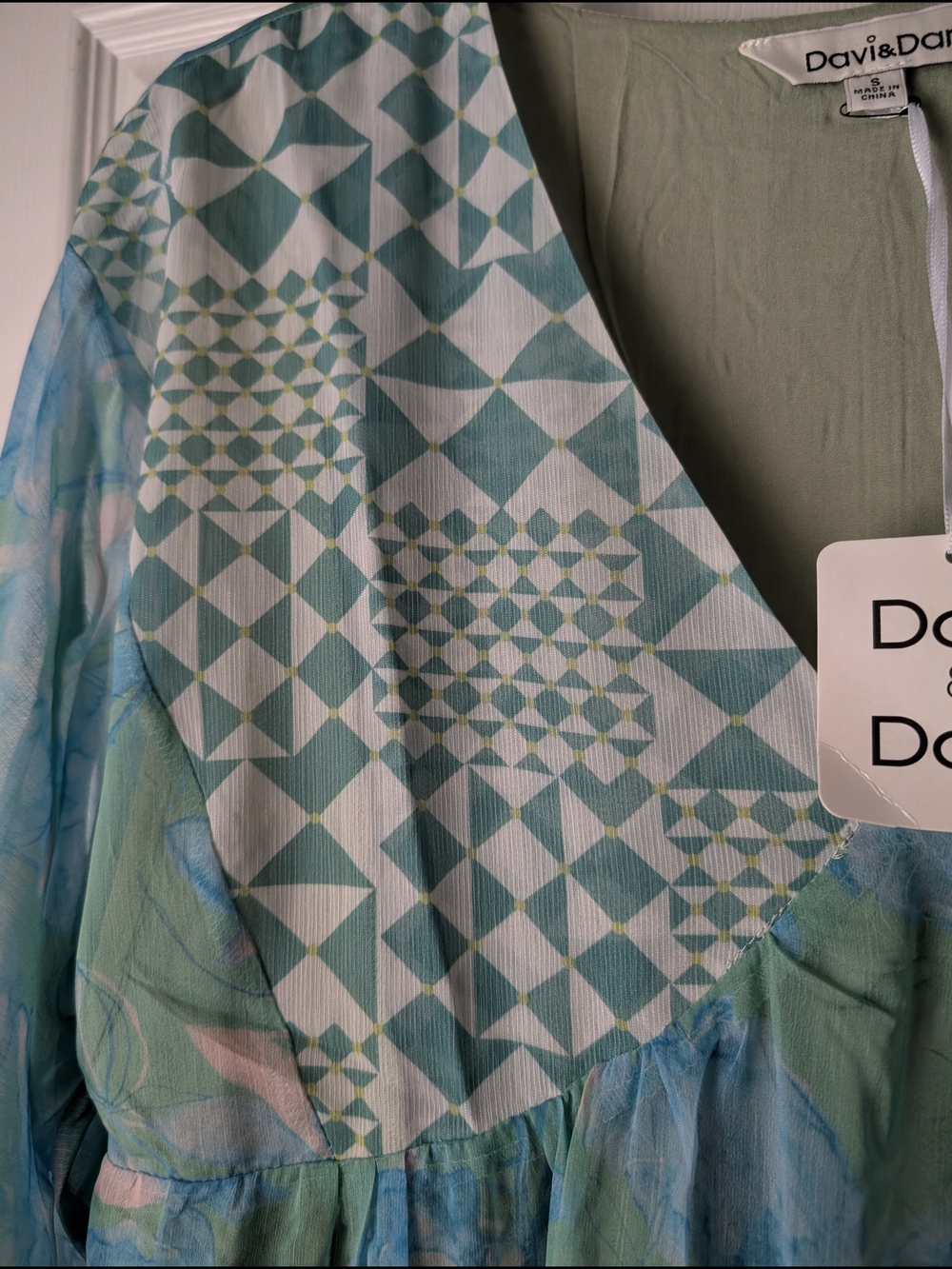 Davi & Dani Midi Dress - Picture 5 of 16